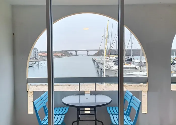 T2 cabine avec très belle vue sur le port de plaisance