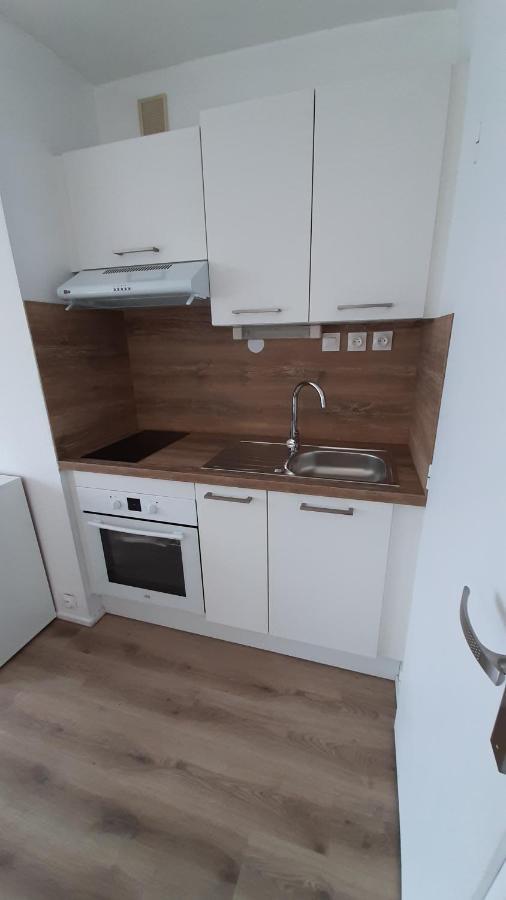 Appartement T2 Avec Très Belle Vue Sur Le Port De Plaisance *