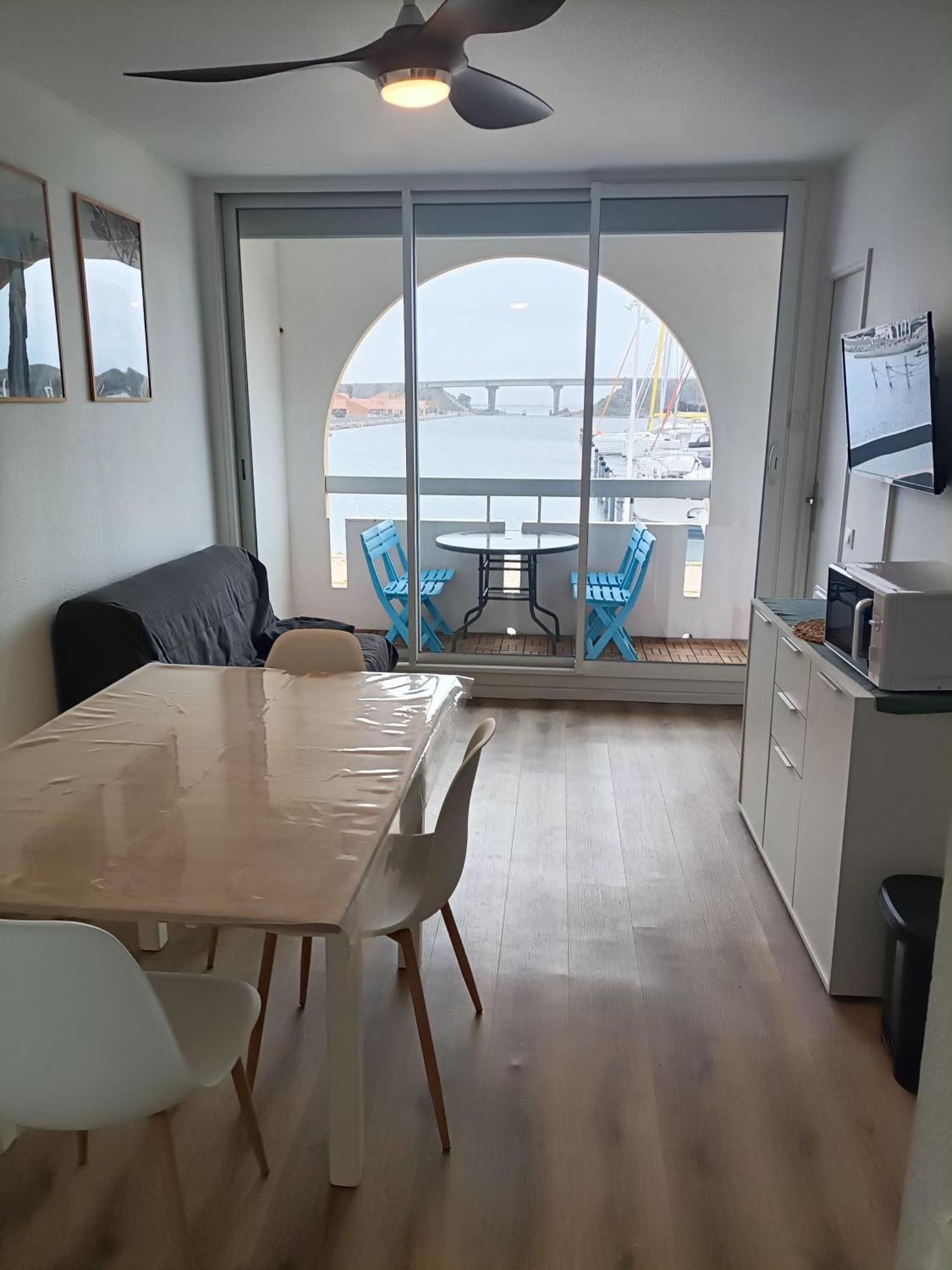 Apartment T2 Avec Tres Belle Vue Sur Le Port De Plaisance